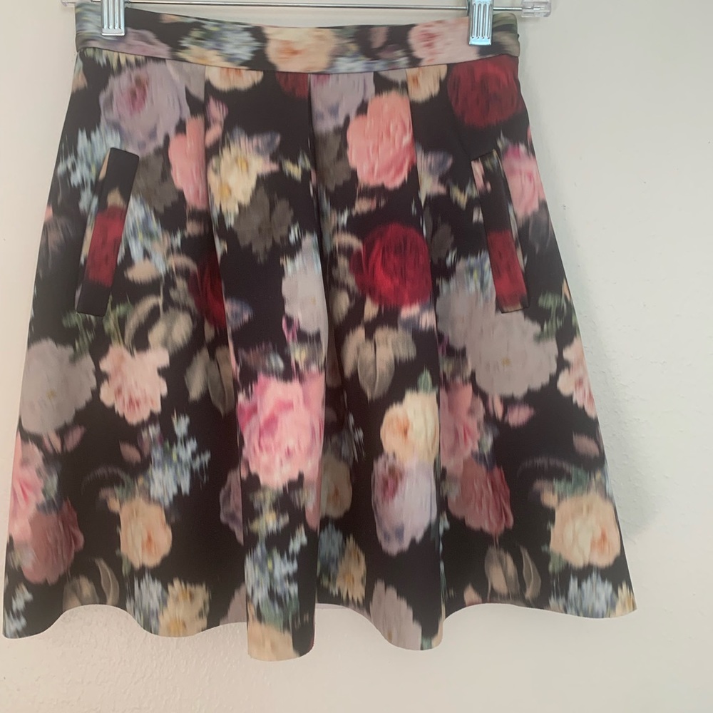- Suiteblanco gorgeous mini skirt
